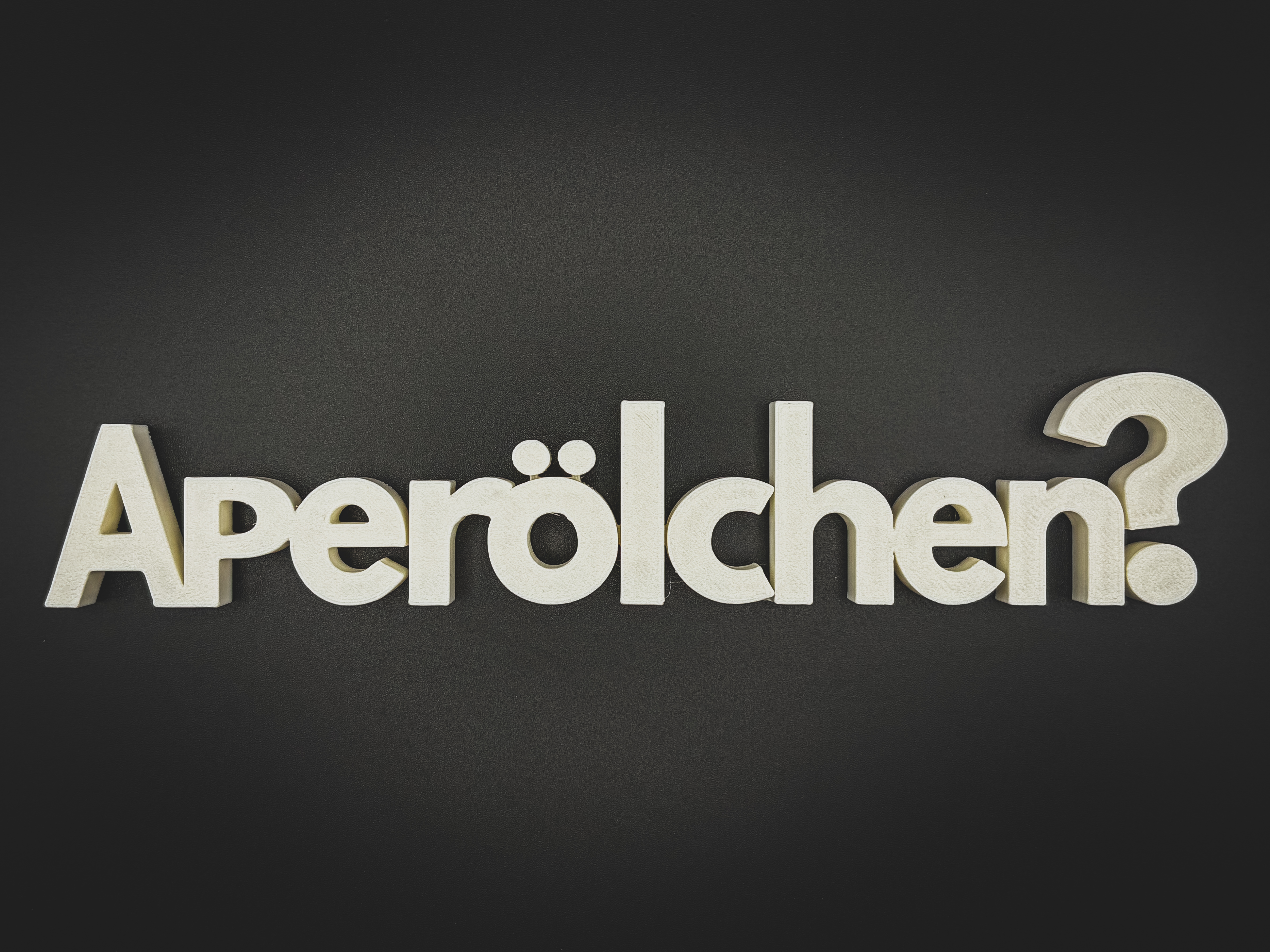 Aperölchen Schriftzug Deko | 3D Druck | Lustige Sommer Deko für Bar, Küche & Camper | Geschenk für Aperitif Fans
