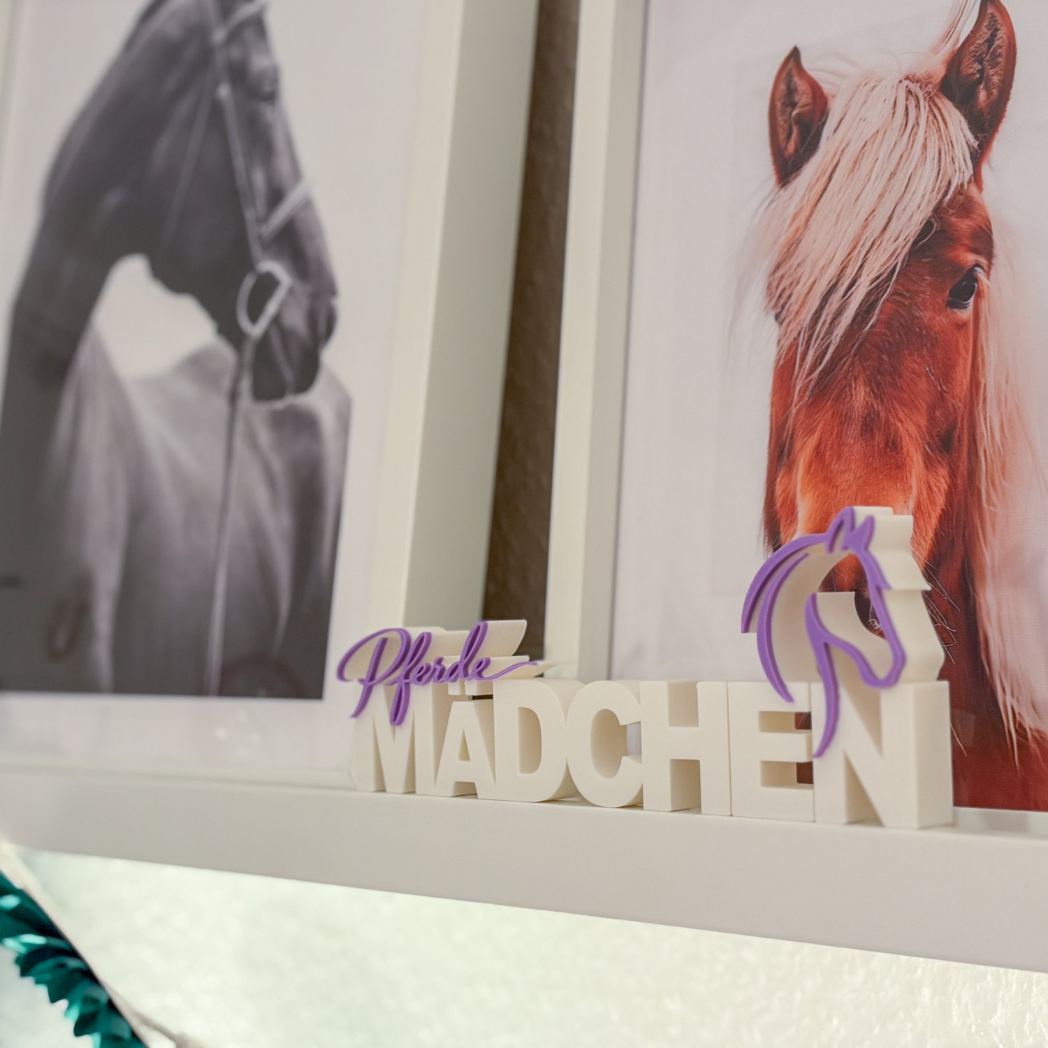 Deko Schriftzug Pferdemädchen – freistehender 3D-Druck – Geschenk für Pferdeliebhaber – Kinderzimmer & Stall Deko – Pferd Weiß Deko