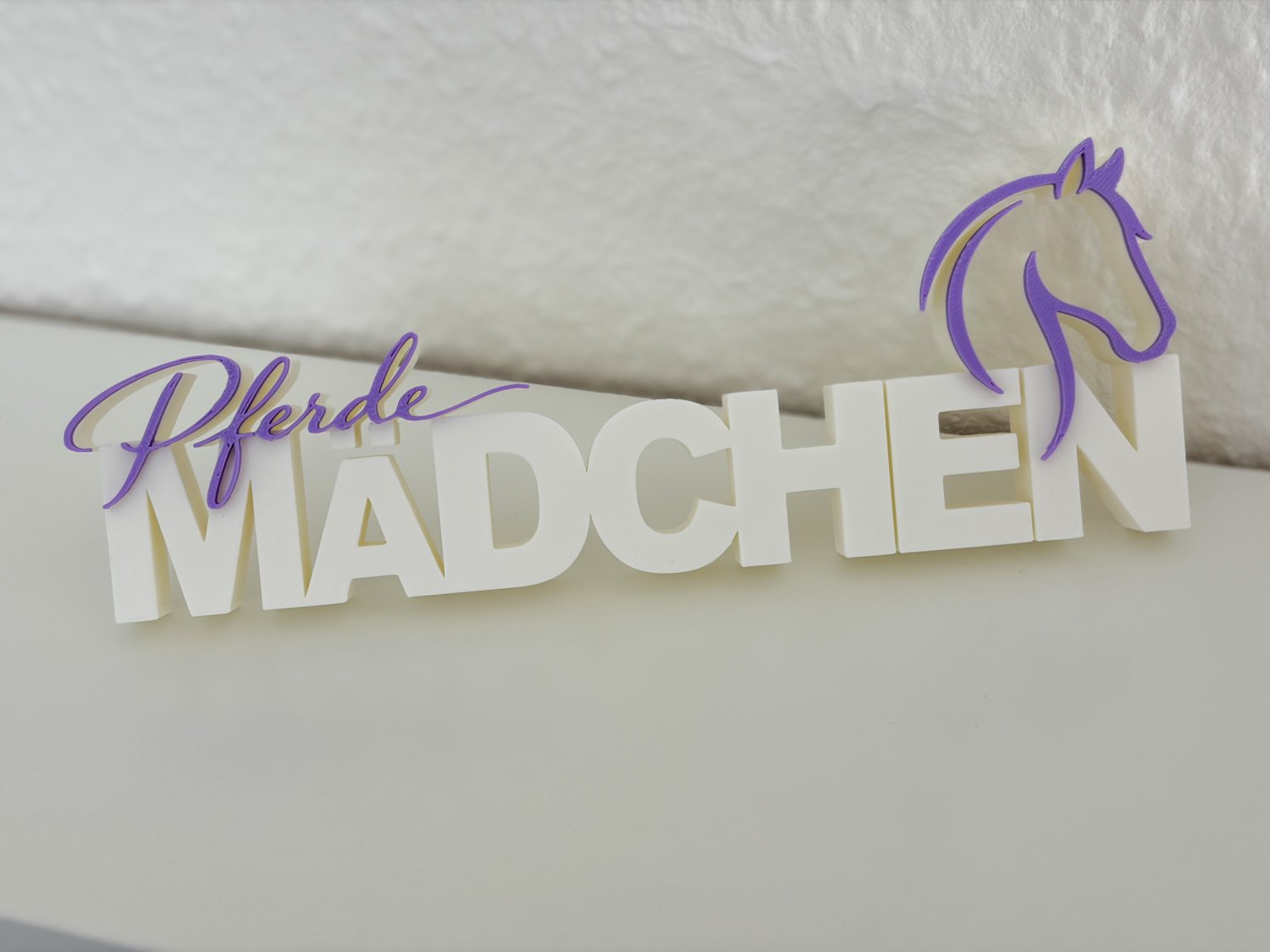 Deko Schriftzug Pferdemädchen – freistehender 3D-Druck – Geschenk für Pferdeliebhaber – Kinderzimmer & Stall Deko – Pferd Weiß Deko