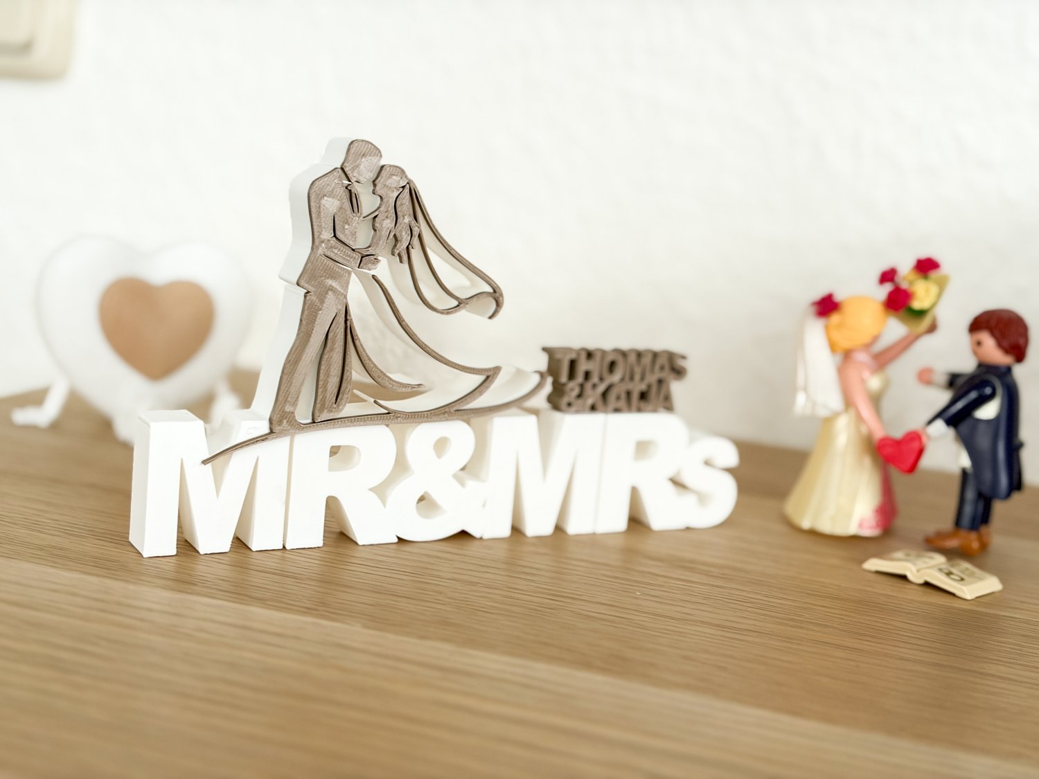 Hochzeit Deko Schriftzug Mr & Mrs personalisiert – Hochzeitsgeschenk – Tischdeko Hochzeit – Verlobung Jahrestag – Wedding Decor