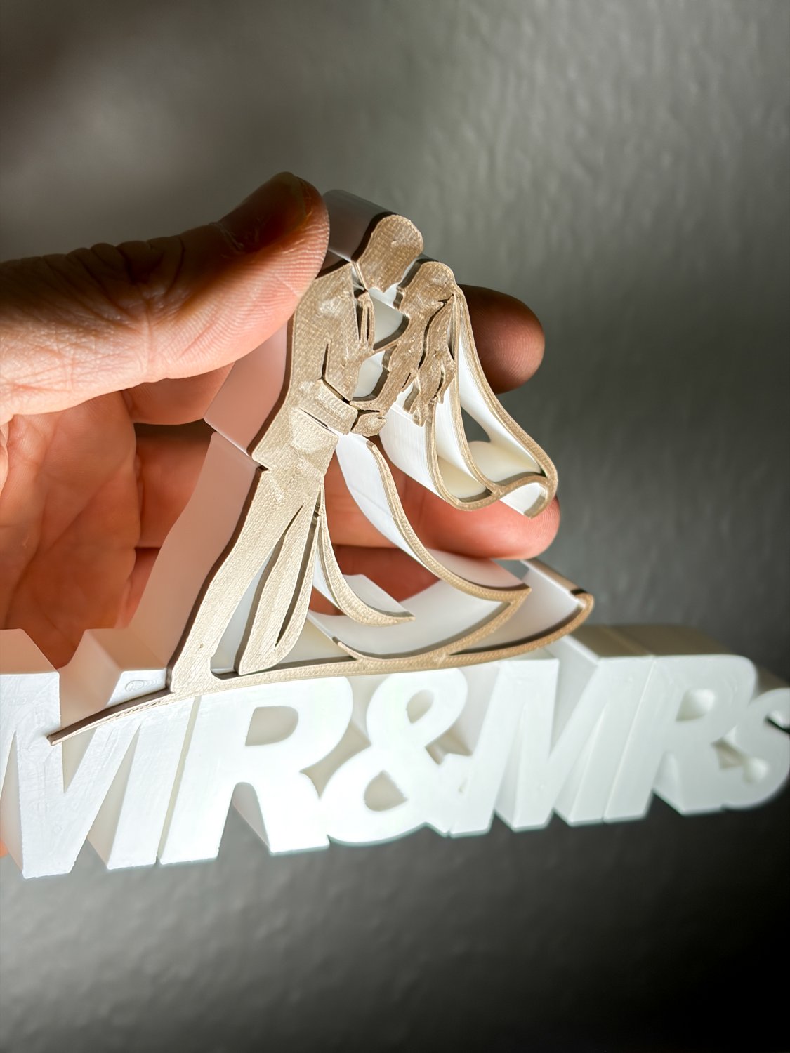 Hochzeit Deko Schriftzug Mr & Mrs – Tischdeko Hochzeit – Hochzeitsgeschenk – Dekoration für Verlobung und Jahrestag