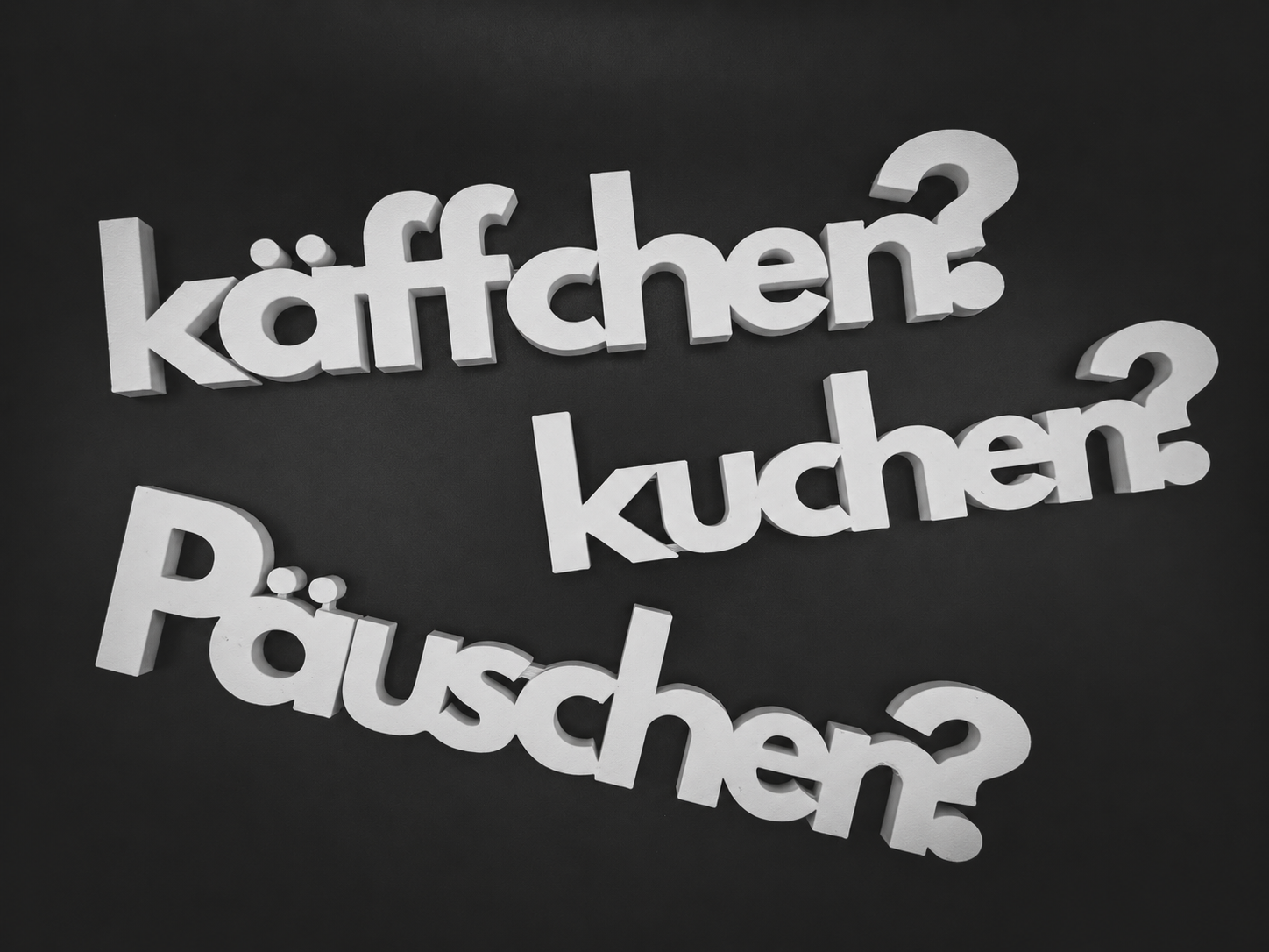 Kuchen? Schriftzug Deko – 3D Druck freistehend – lustige Büro Dekoration – Geschenk Idee für Kollegen & Kuchenliebhaber – Farbwahl