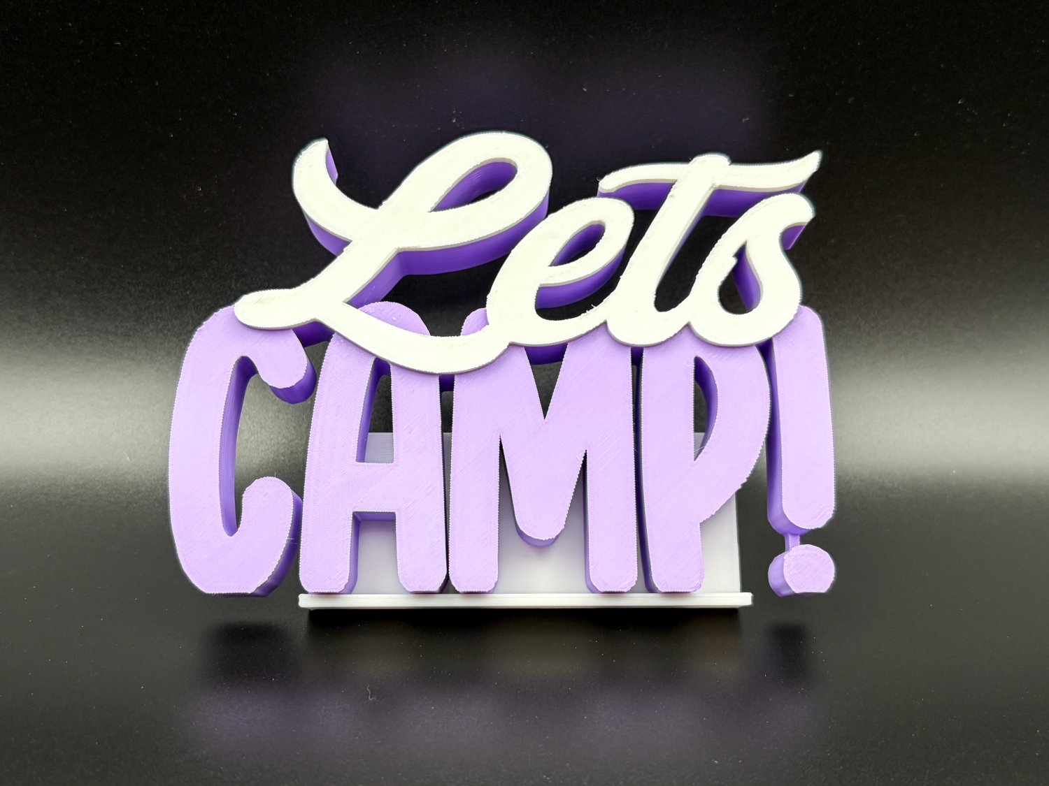 Lets Camp Schriftzug Deko – 3D Druck freistehend – Camping Deko für Wohnmobil, Campervan oder Camping Fans – Geschenk für Camper