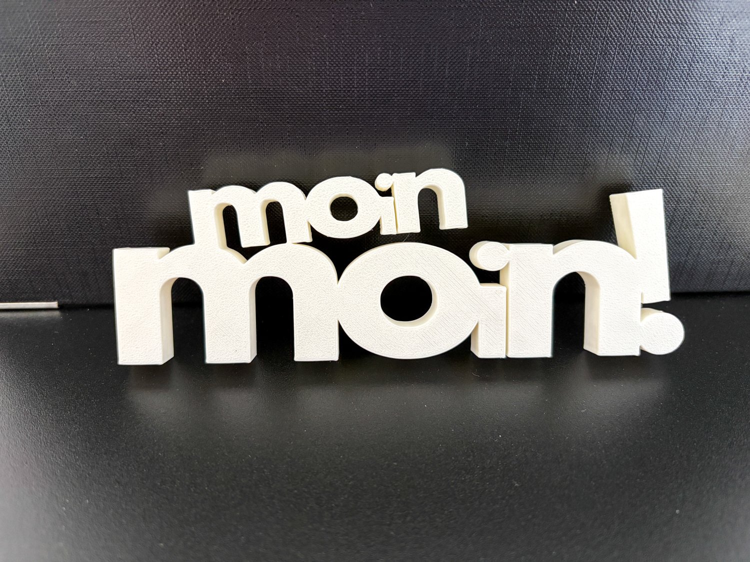 Moin Moin Schriftzug Deko – norddeutsche 3D Druck Dekoration freistehend – Geschenk für Nordsee & Ostsee Fans moderne Küsten Deko