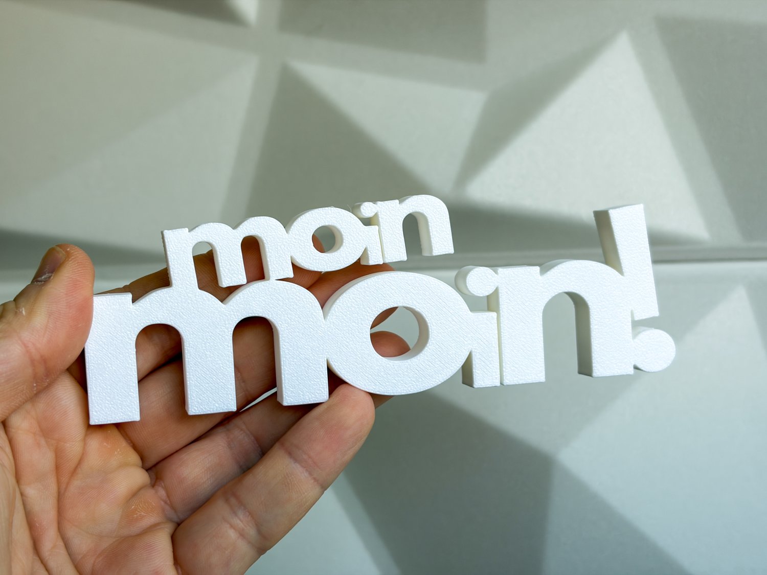 Moin Moin Schriftzug Deko – norddeutsche 3D Druck Dekoration freistehend – Geschenk für Nordsee & Ostsee Fans moderne Küsten Deko