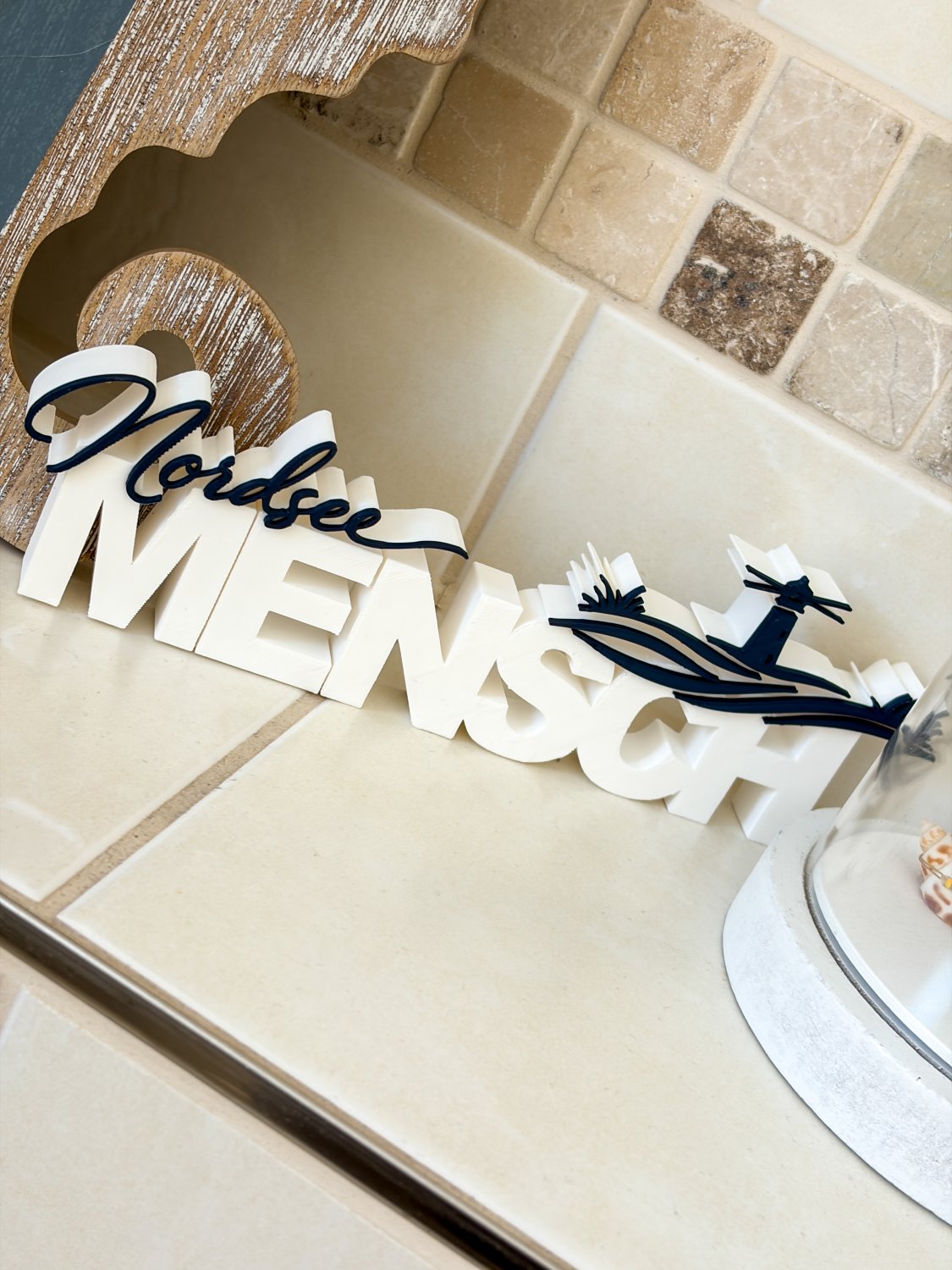 Nordsee Mensch Deko Schriftzug – maritime 3D Druck Dekoration mit Leuchtturm – Geschenk für Nordsee Fans – Küsten Deko