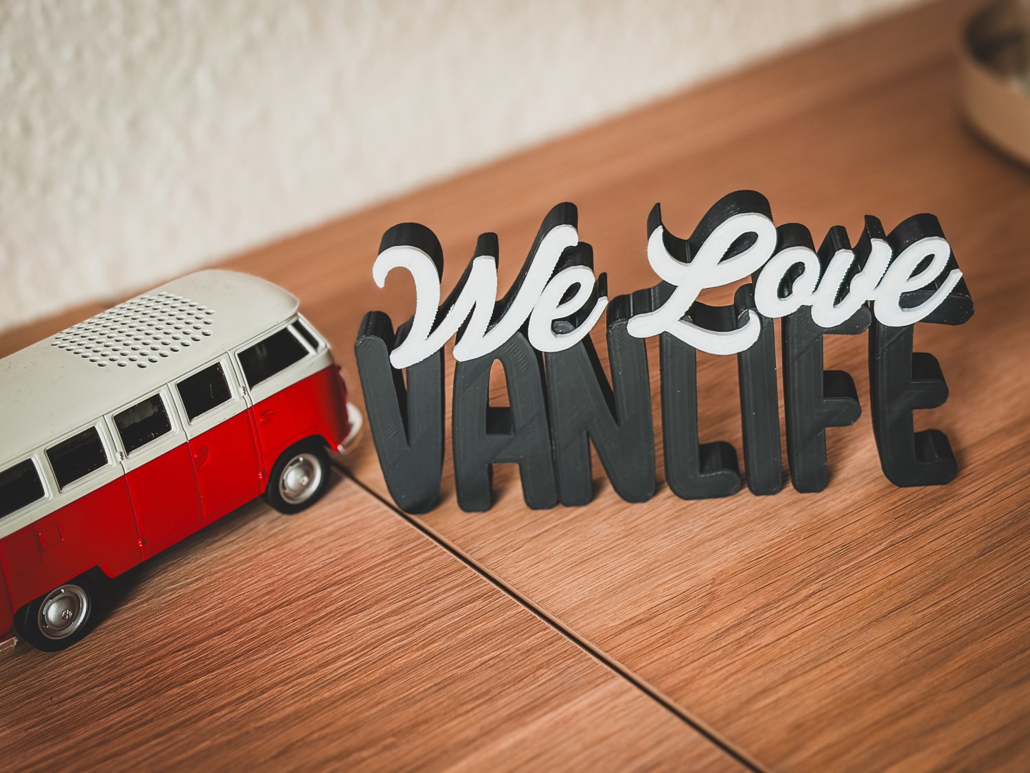 We Love Vanlife Schriftzug Deko – 3D Druck freistehend – Camper Deko für Wohnmobil, Campervan oder Vanlife Fans – Geschenk Camping